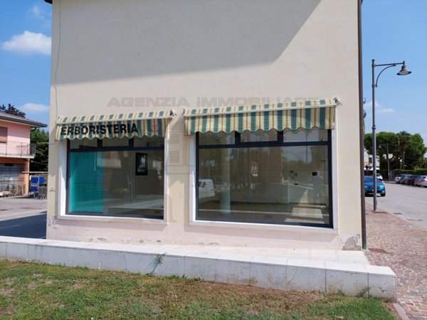 negozio in affitto a Curtarolo in zona Pieve di Curtarolo