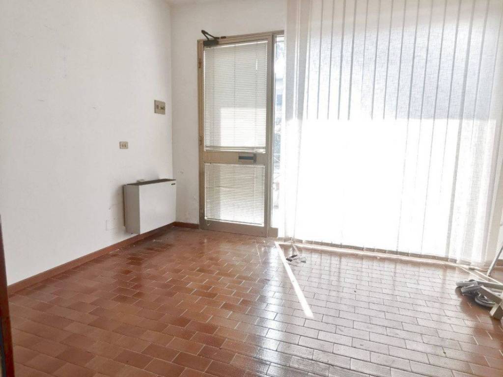 negozio in affitto a Curtarolo in zona Pieve di Curtarolo