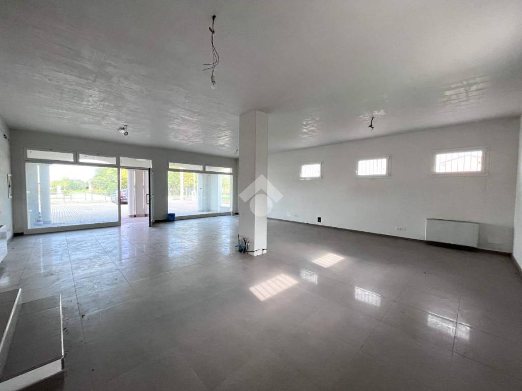 negozio in affitto a Curtarolo