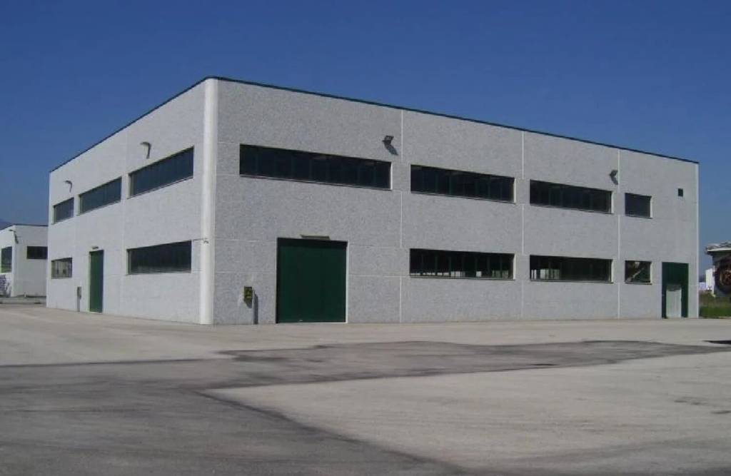 locale commerciale in affitto ad Este