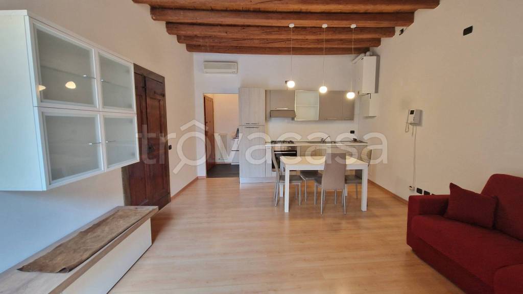 appartamento in affitto ad Este