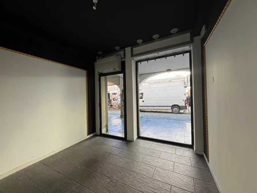 negozio in affitto ad Este