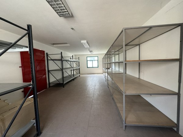 locale di sgombero in affitto ad Este