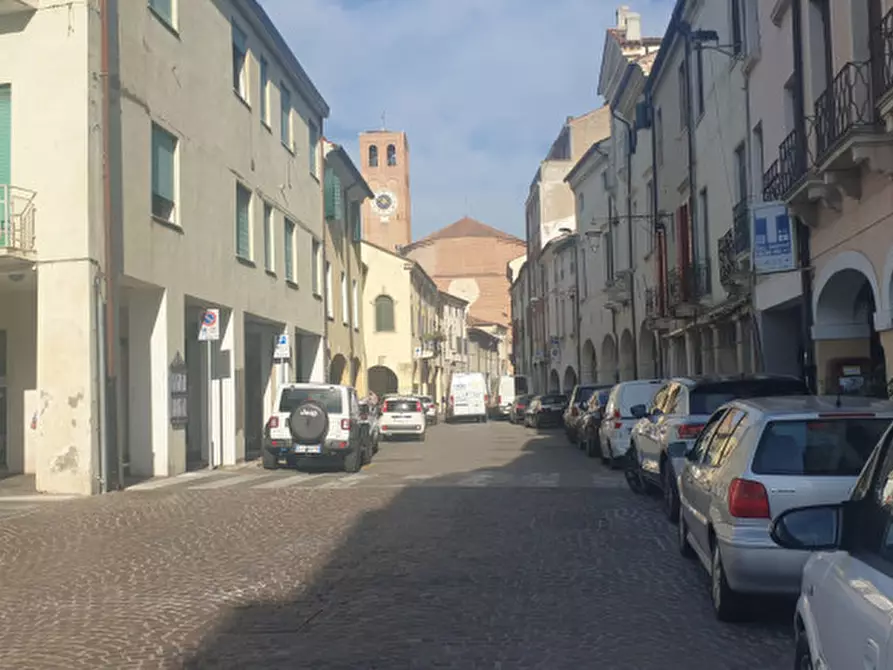 negozio in affitto ad Este