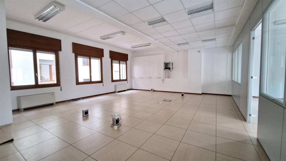 ufficio in affitto ad Este