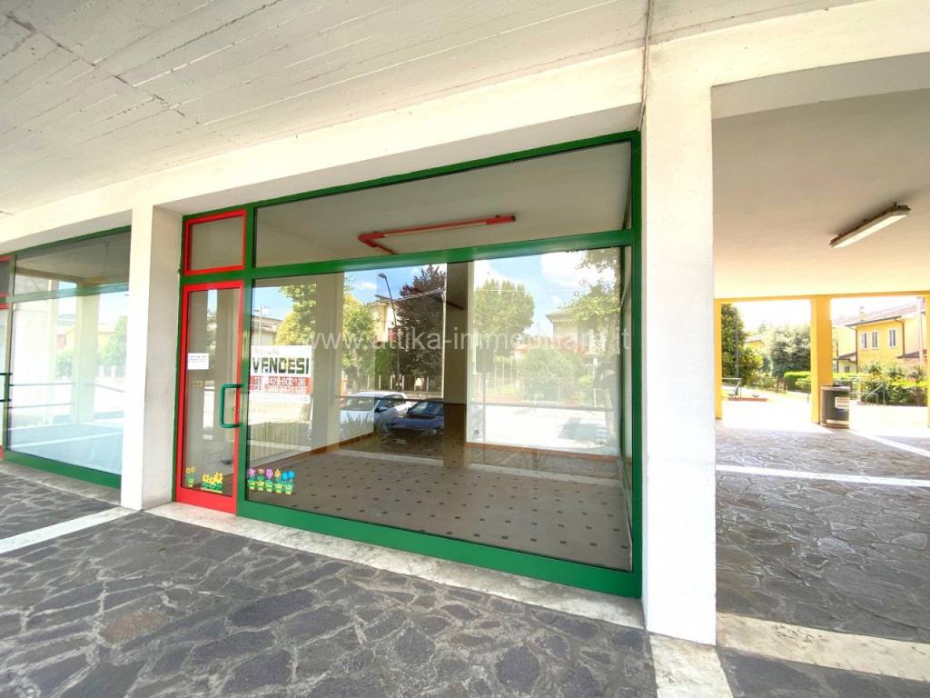 negozio in affitto ad Este