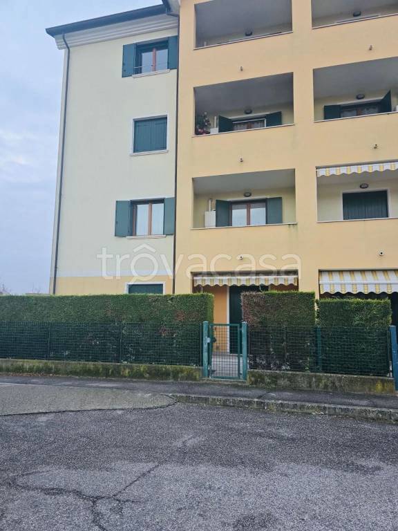 appartamento in affitto ad Este