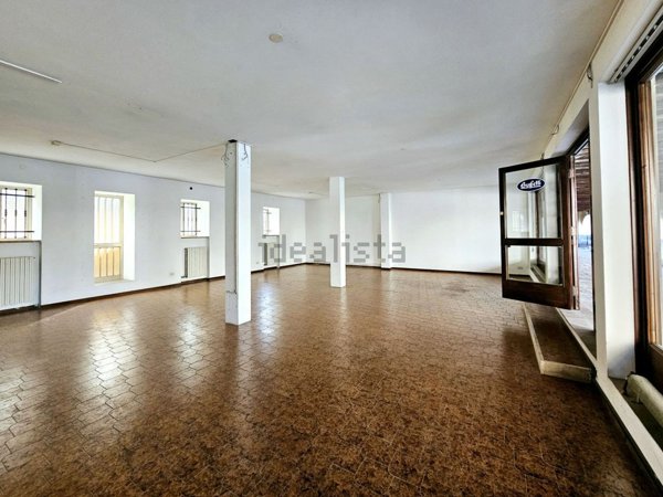 negozio in affitto ad Este