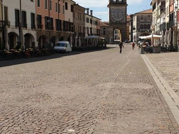 negozio in affitto ad Este