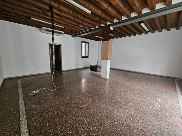 ufficio in affitto ad Este