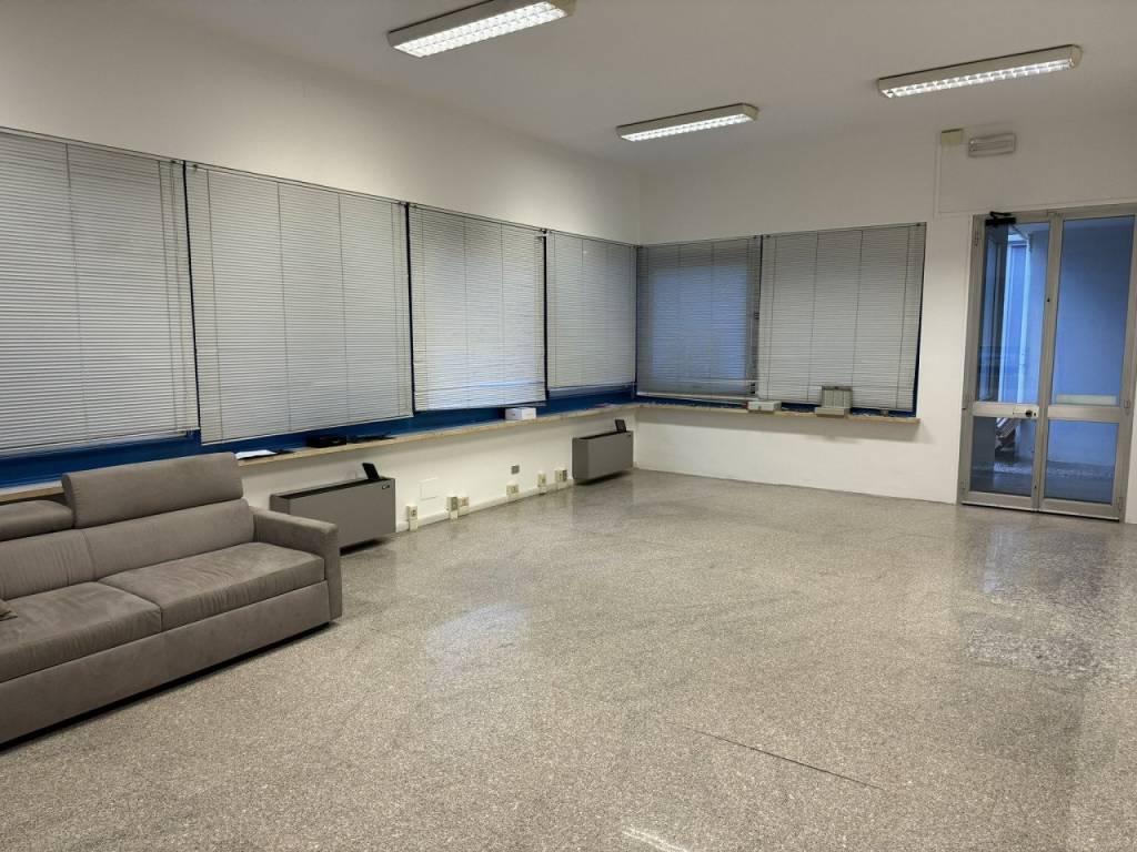 ufficio in affitto ad Este