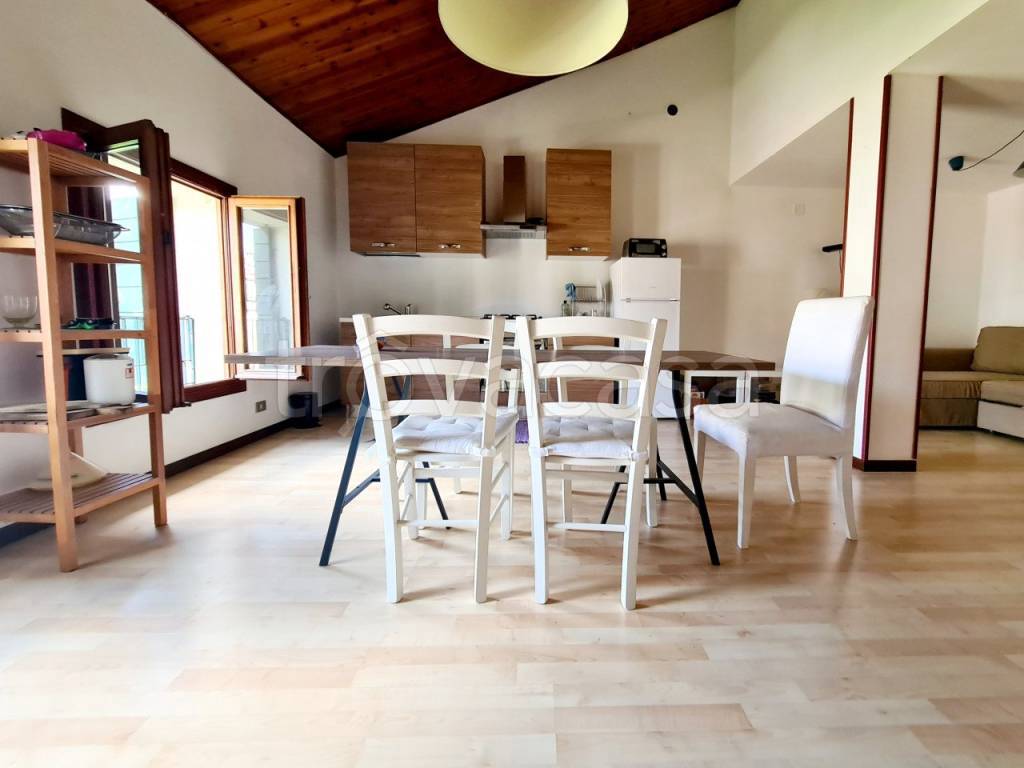 appartamento in affitto ad Este