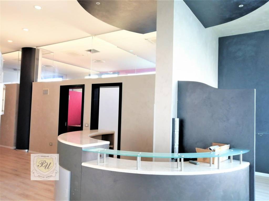 negozio in affitto ad Este