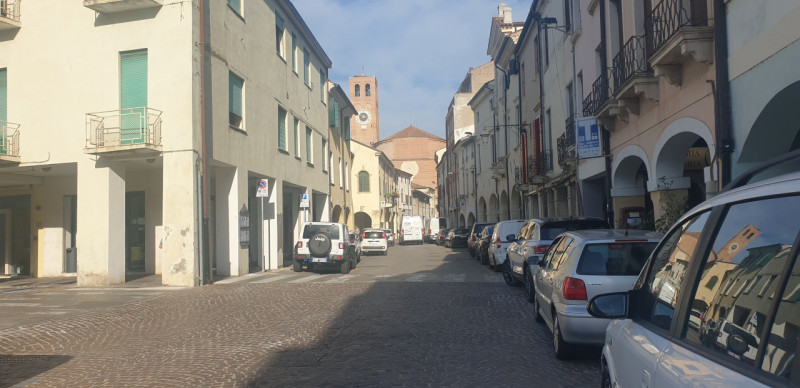 negozio in affitto ad Este