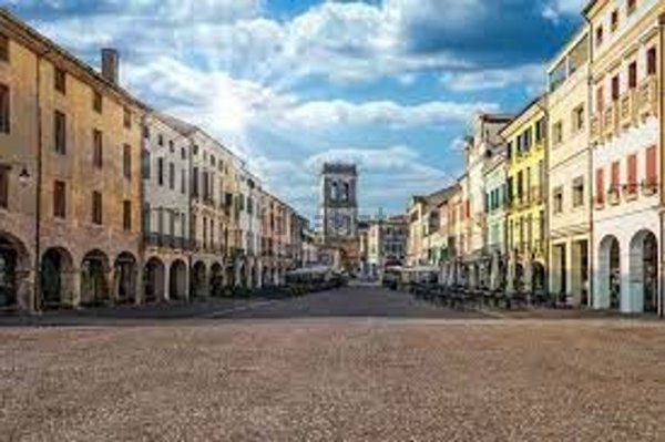 negozio in affitto ad Este