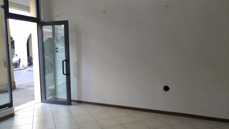 negozio in affitto ad Este