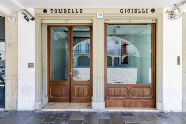 negozio in affitto ad Este