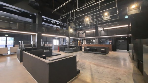locale commerciale in affitto ad Este