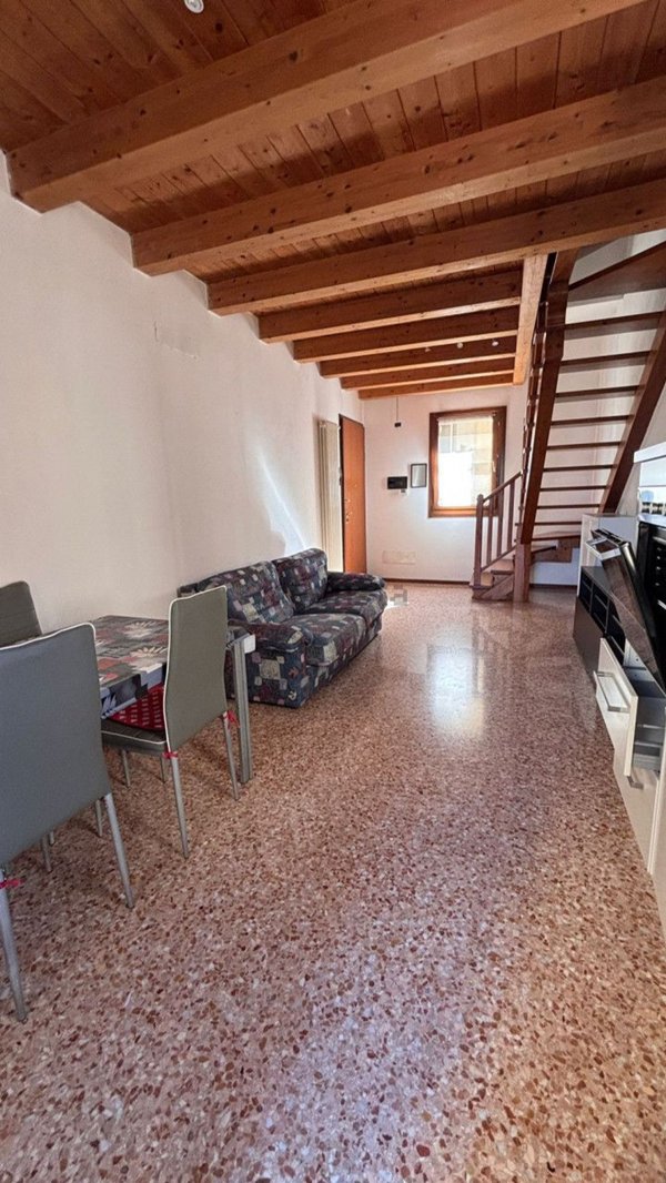 appartamento in affitto ad Este