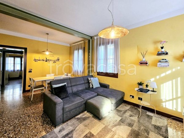 appartamento in affitto ad Este