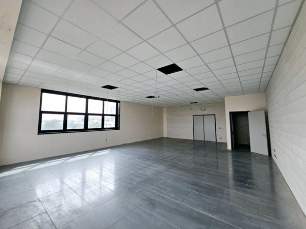 locale commerciale in affitto ad Este
