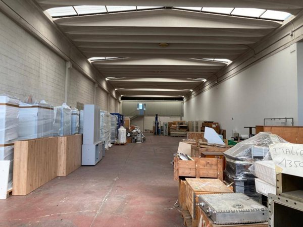 locale commerciale in affitto a Legnaro