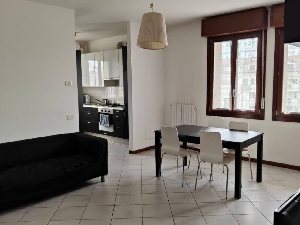 appartamento in affitto a Legnaro in zona Volparo