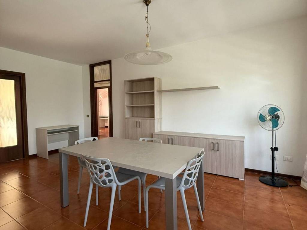 appartamento in affitto a Legnaro in zona Volparo