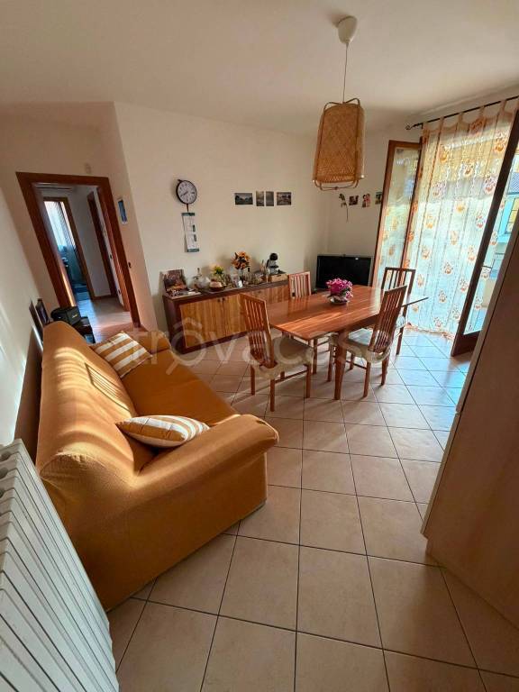 appartamento in affitto a Legnaro in zona Volparo