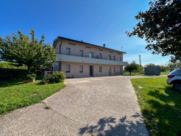 appartamento in affitto a Legnaro in zona Casone
