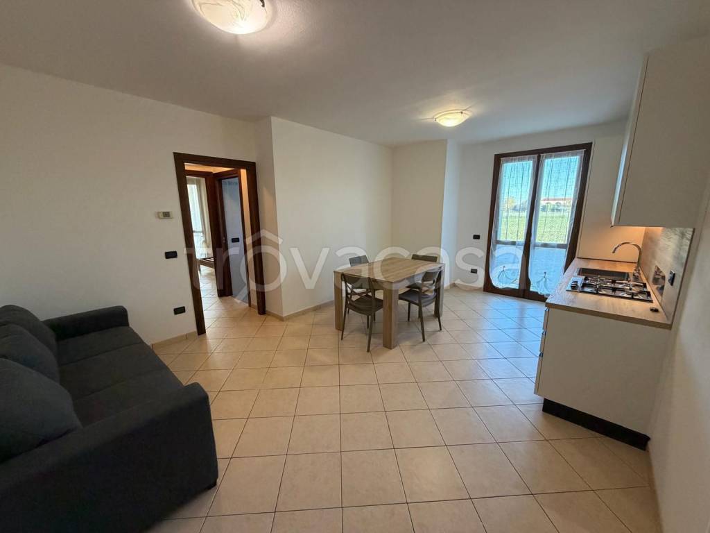 appartamento in affitto a Legnaro in zona Volparo