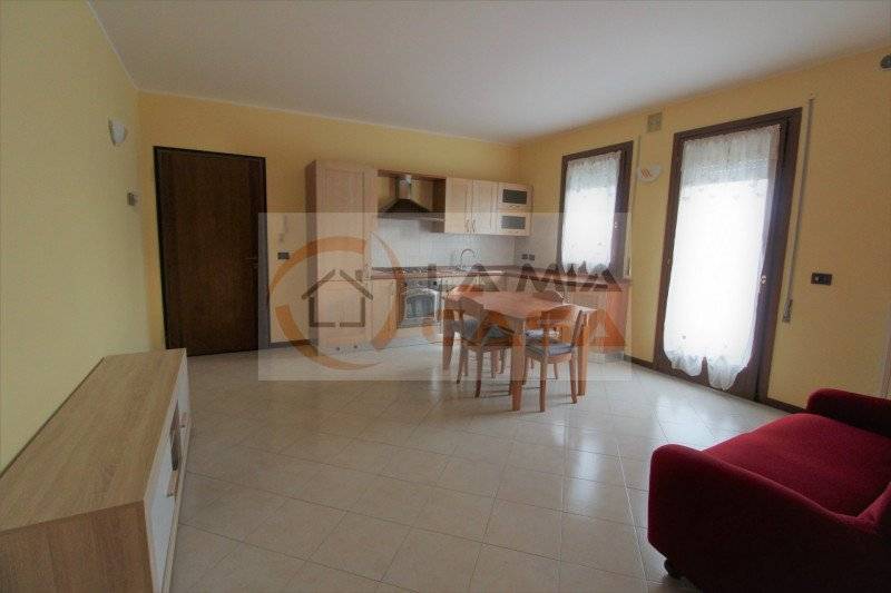 appartamento in affitto a Legnaro in zona Volparo