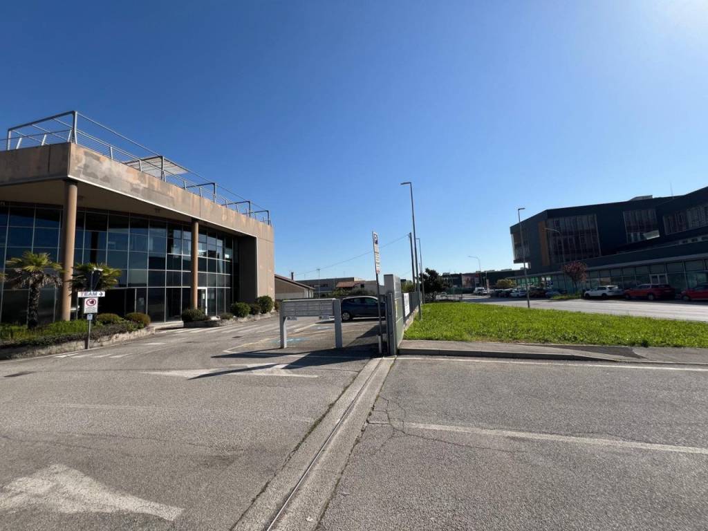 negozio in affitto a Limena