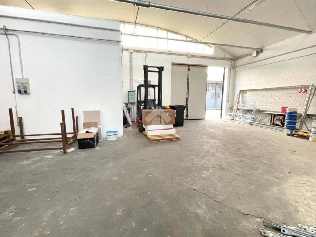 locale commerciale in affitto a Limena
