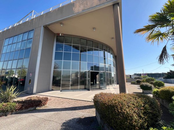 negozio in affitto a Limena