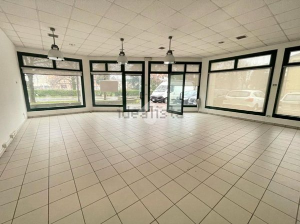 negozio in affitto a Limena