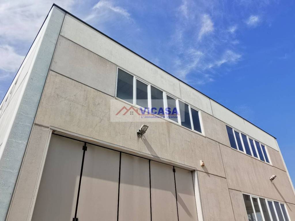 locale commerciale in affitto a Limena