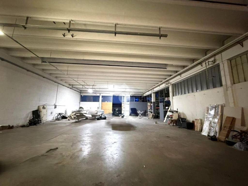 capannone in affitto a Limena