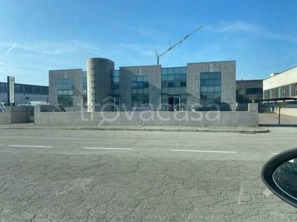 locale commerciale in affitto a Limena