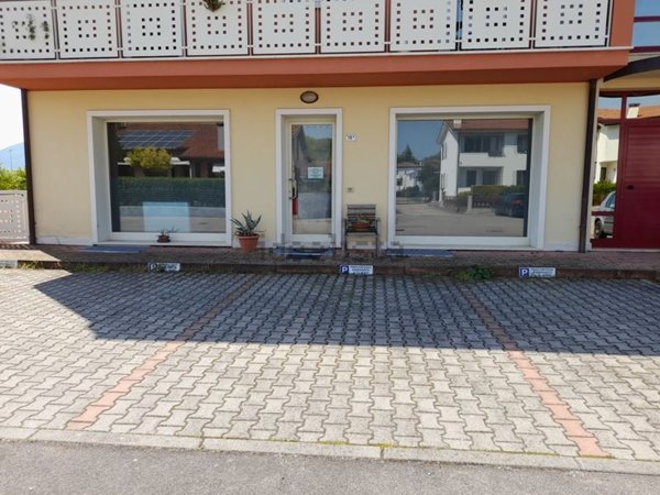 locale commerciale in affitto a Lozzo Atestino