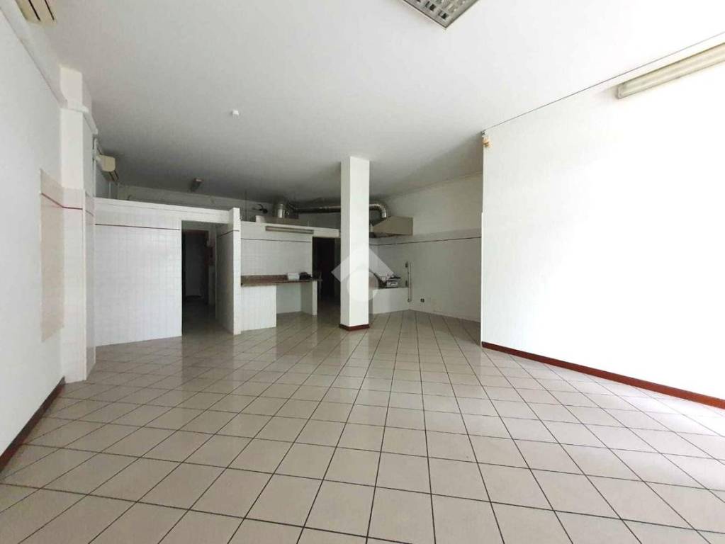 negozio in affitto a Maserà di Padova