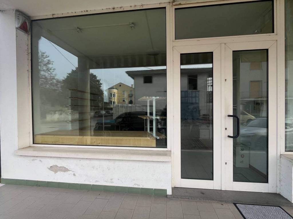 negozio in affitto a Massanzago