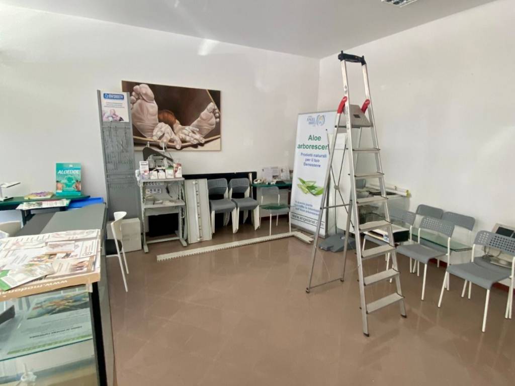 negozio in affitto a Mestrino