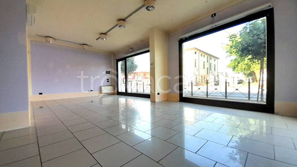 negozio in affitto a Mestrino