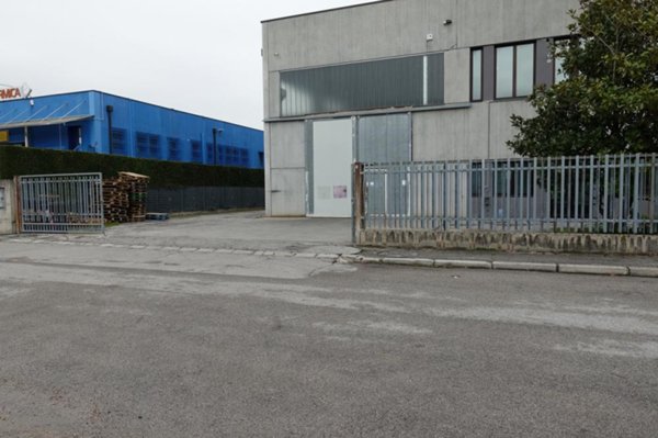 capannone in affitto a Mestrino