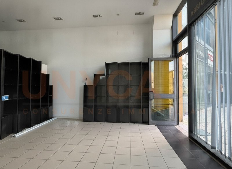 locale commerciale in affitto a Mestrino