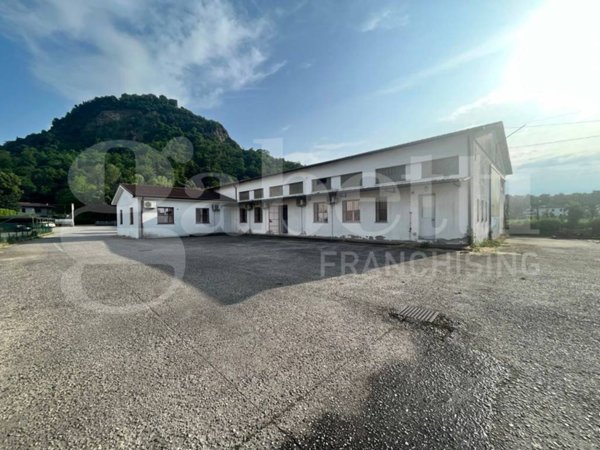 locale commerciale in affitto a Monselice