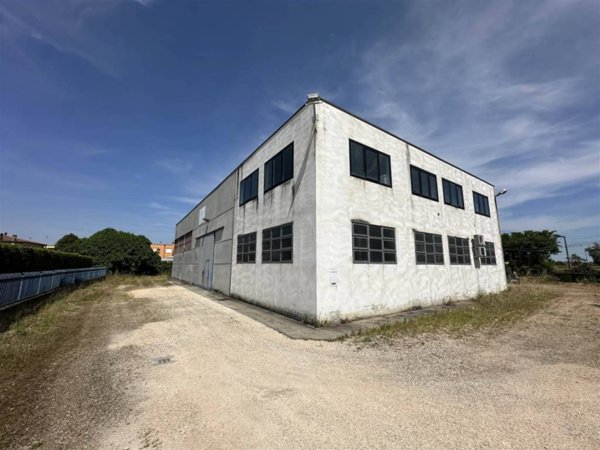 locale commerciale in affitto a Monselice