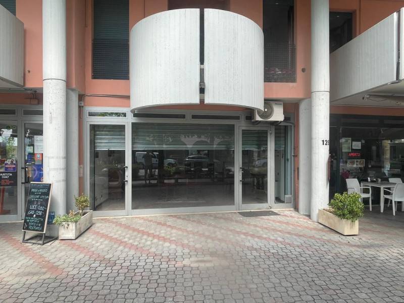 locale commerciale in affitto a Montegrotto Terme