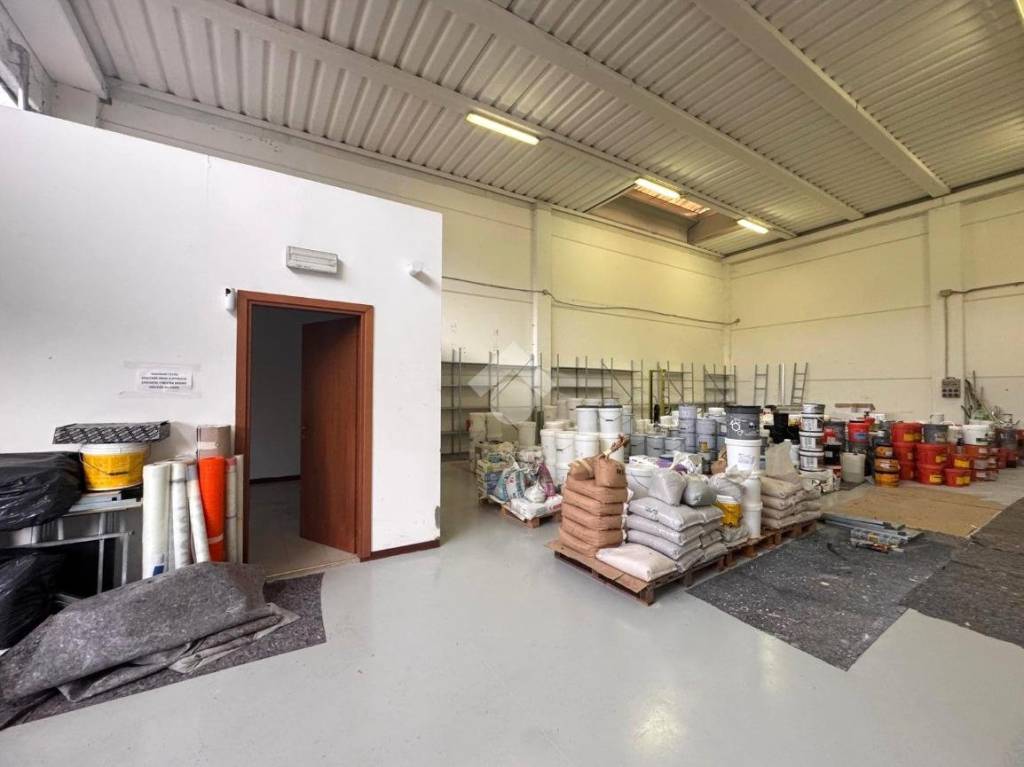 locale commerciale in affitto a Montegrotto Terme